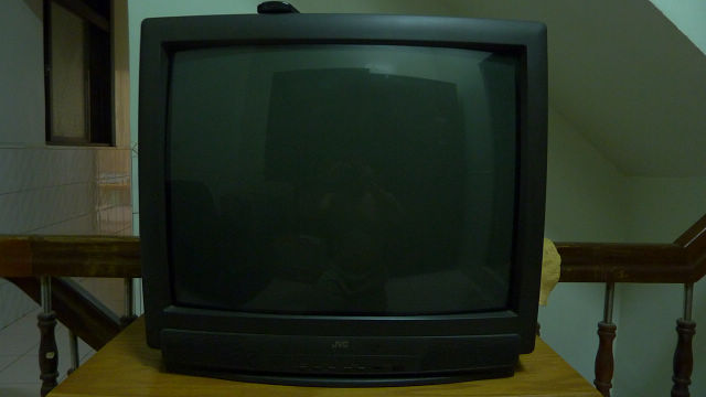 JVC 27 吋傳統電視 - 1,000 元